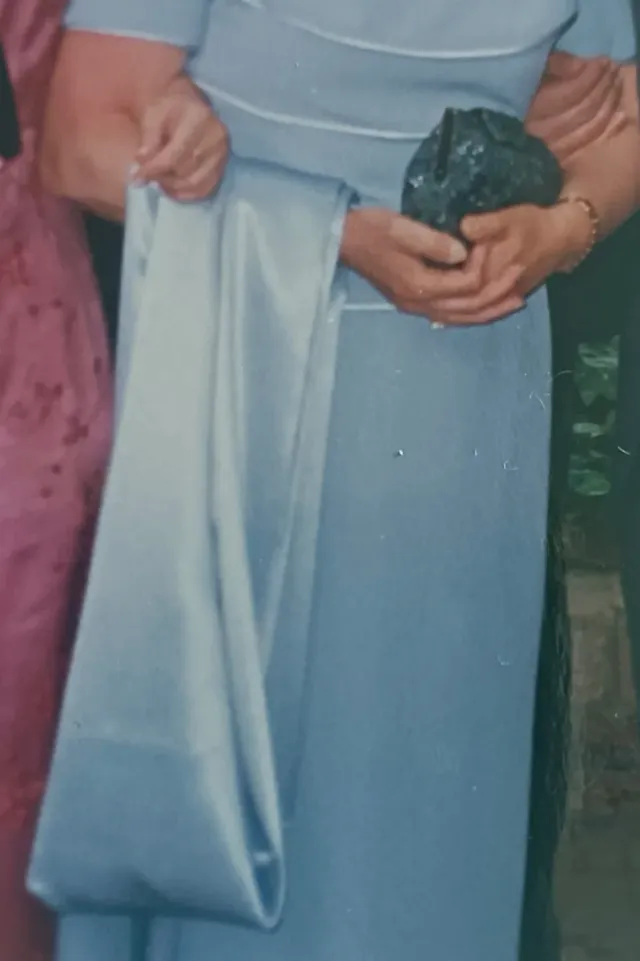 Conjunto bolso con pedreria + Pashmina de satén