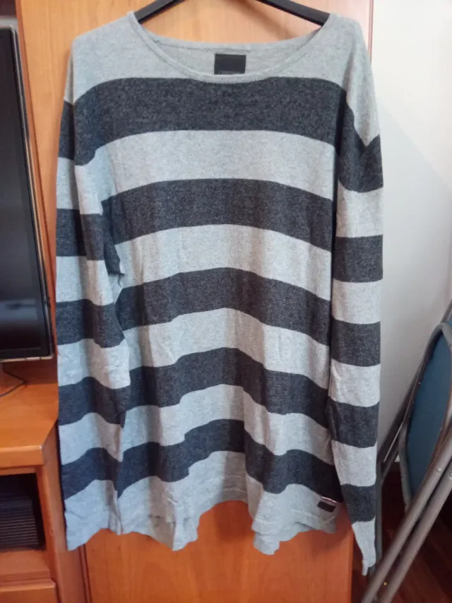 Jersey rayas gris y negro Produkt