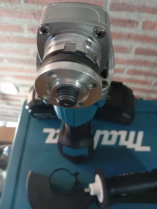 Amoladora Makita DGA504 🆕 con batería Makita 18v6