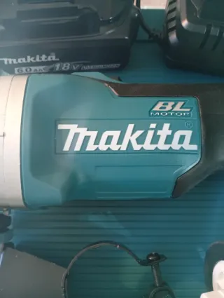 Amoladora Makita DGA504 🆕 con batería Makita 18v6