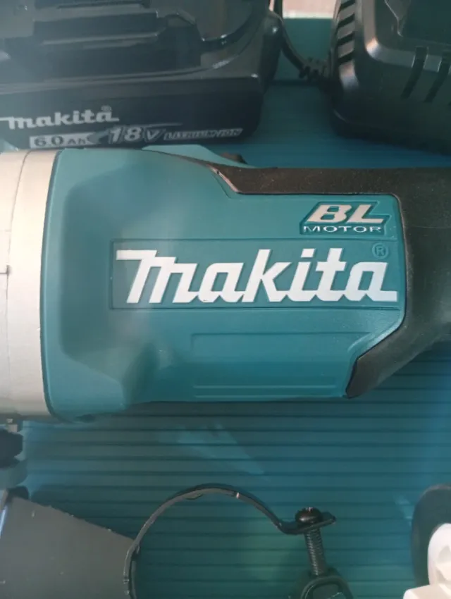 Amoladora Makita DGA504 🆕 con batería Makita 18v6