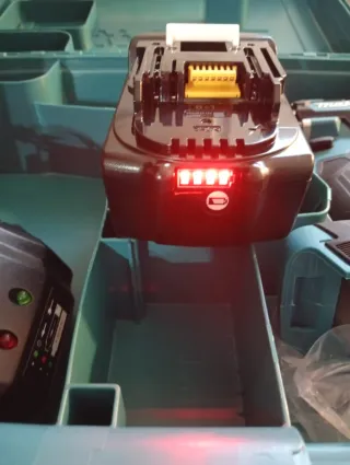 Amoladora Makita DGA504 🆕 con batería Makita 18v6