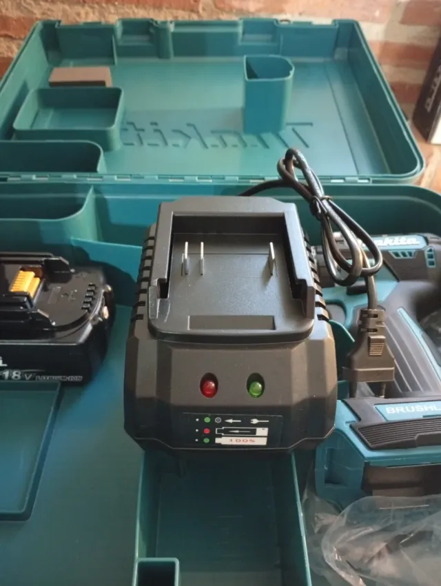 Amoladora Makita DGA504 🆕 con batería Makita 18v6