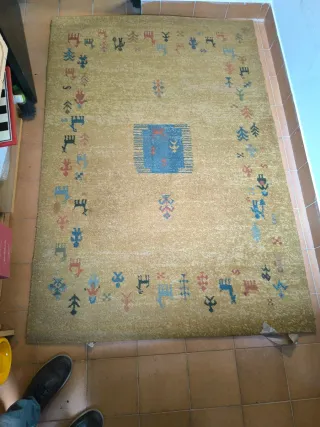 Alfombra tipo ghabe de lana beige y azul