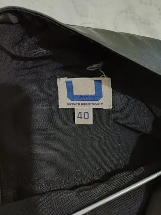 Vestido de fiesta negro tableado