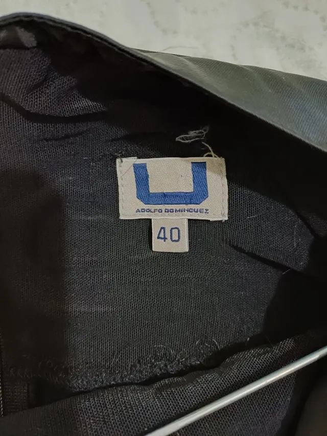 Vestido de fiesta negro tableado