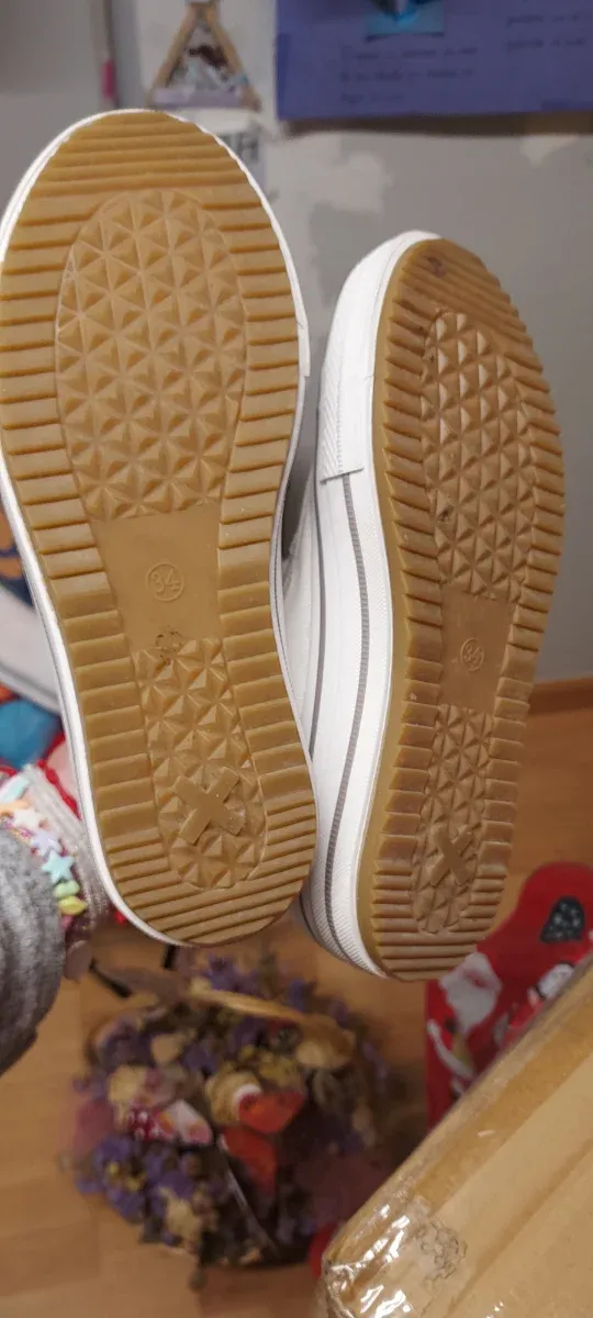 Botas Xti Blancas Talla 34 Sin Estrenar