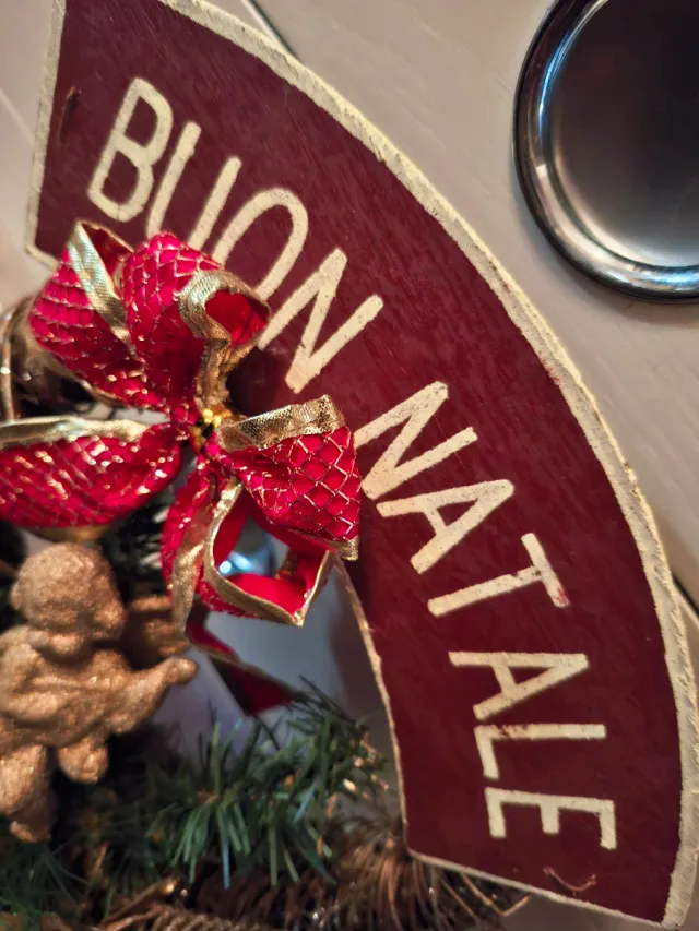 Ghirlanda Buon Natale decorata + sfere dorate