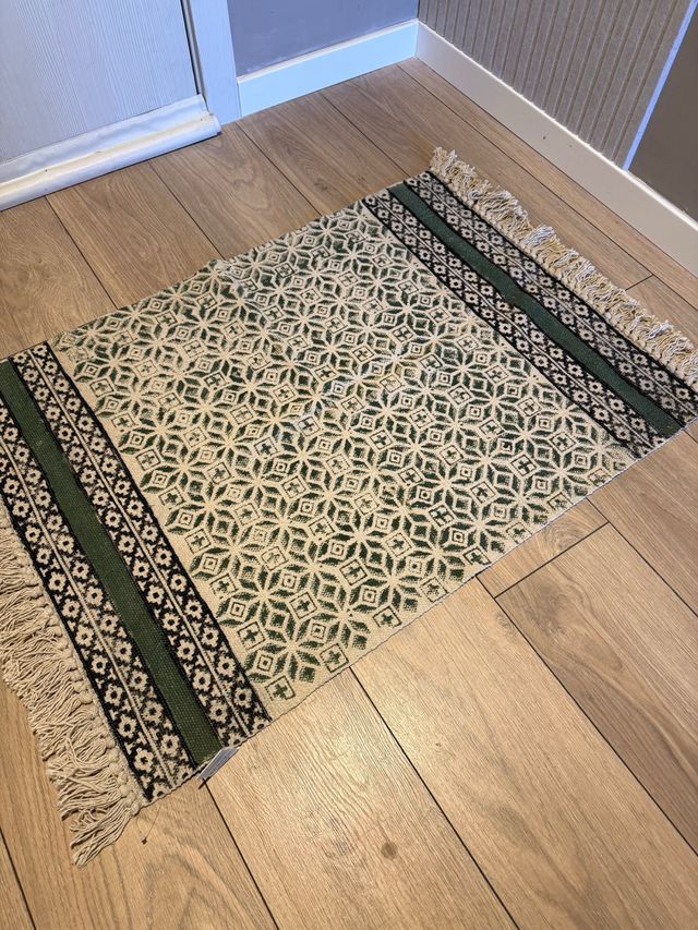 Tappeto decorativo beige e verde