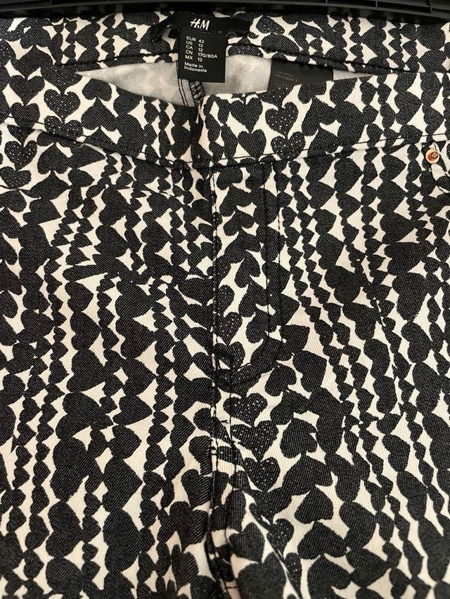 Pantalones estampados de corazones