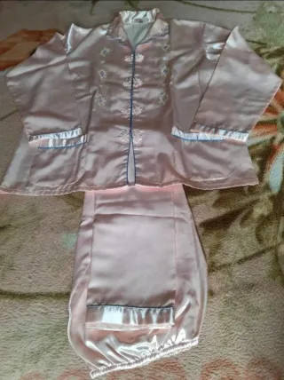 Pijama rosa satinado talla 42 Sin estrenar