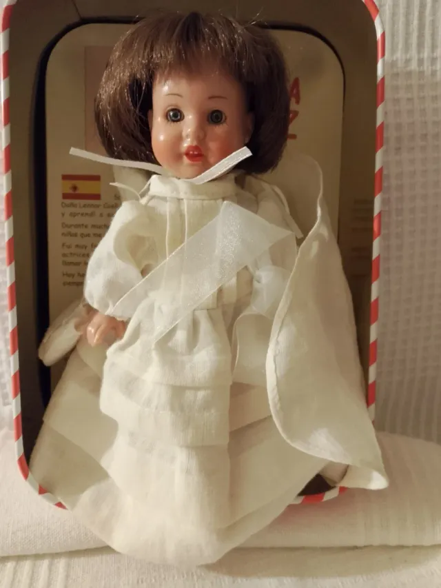 Muñeca antigua de colección Mariquita Pérez