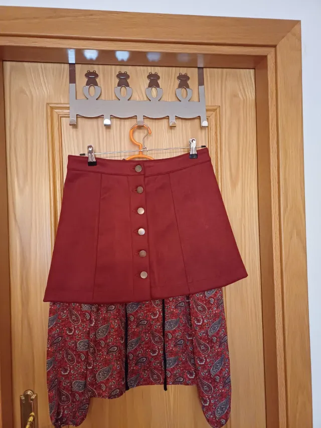 Conjunto Blusa y Falda Botones