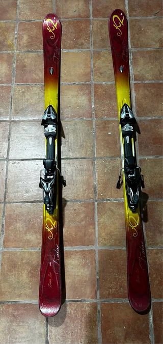 Esquís K2 Future con fijaciones