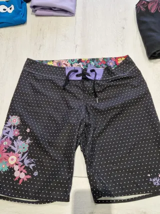 Bañador O'Neill mujer lunares negro y morado