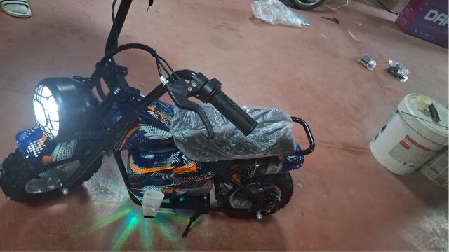 Mini moto eléctrica infantil