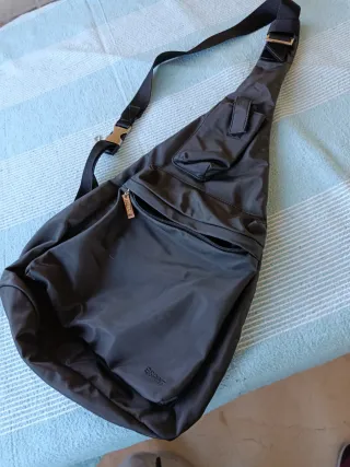 Bolso bandolera Esprit negro repelente agua