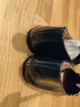 Zapatos charol azul marino Zara Talla 42. Ta