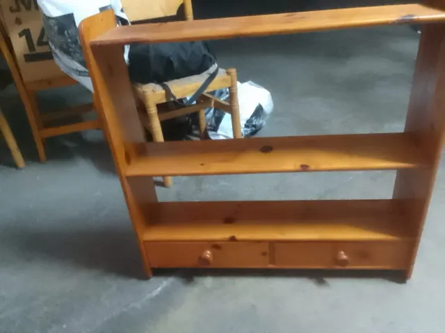 Estantería de madera