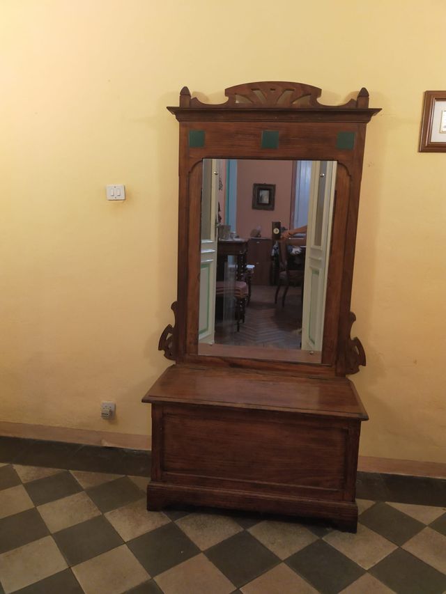 Cassapanca con specchio in legno