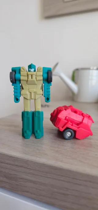 Transformers Longtooth Action Figure