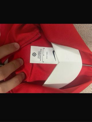 Chaqueta deportiva Nike roja