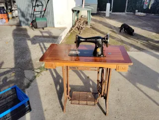 Máquina de coser Singer antigua