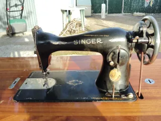 Máquina de coser Singer antigua