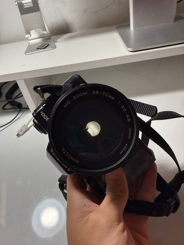 Cámara Minolta X-300s + Lente y Flash