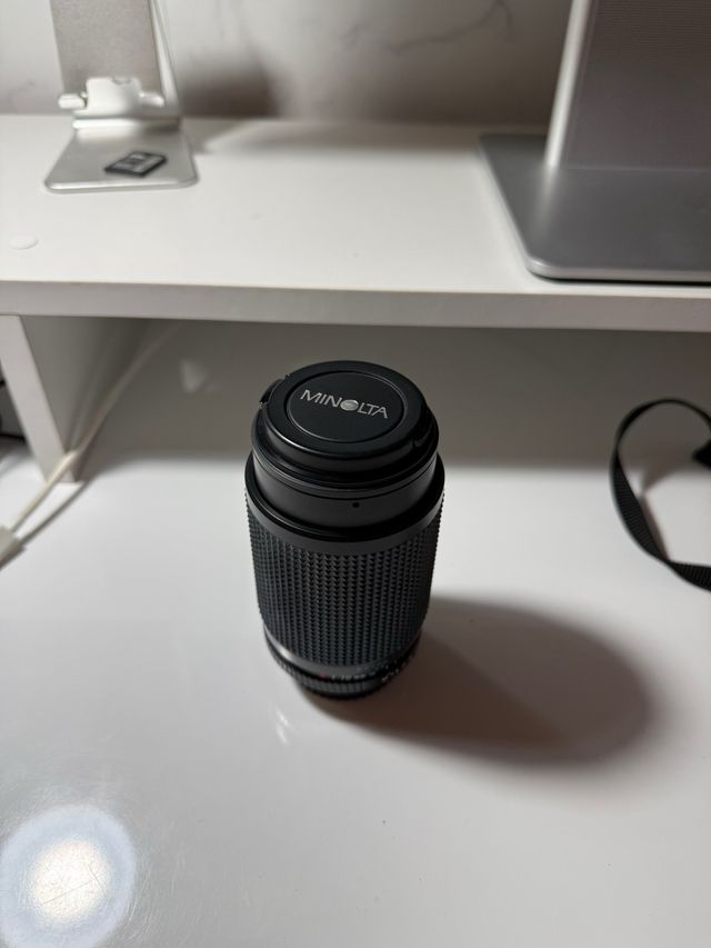 Cámara Minolta X-300s + Lente y Flash