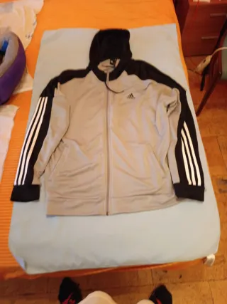Sudadera Adidas con capucha y cremallera Talla 3XL