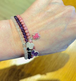 Pulseras TOUS rosas y moradas de piedras