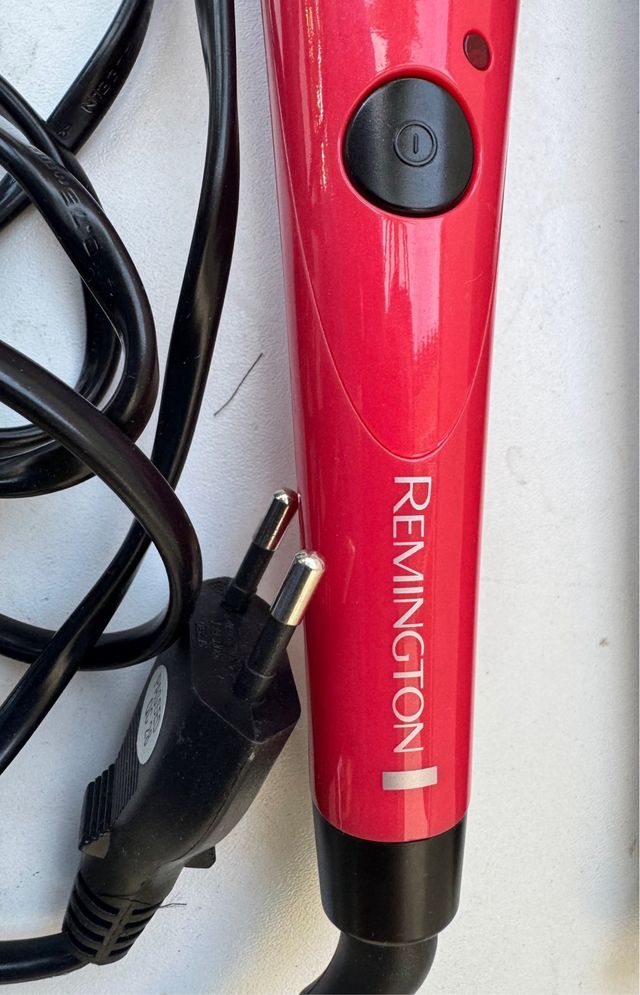 Plancha Rizadora Remington Roja y Negra