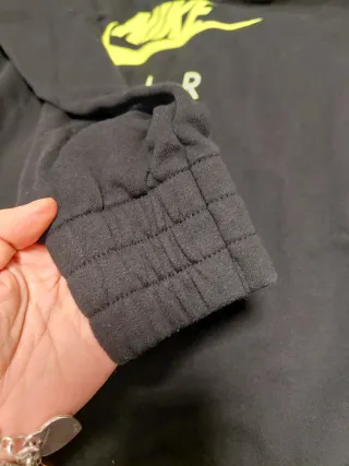 Felpa Nike XS nera con scritta gialla