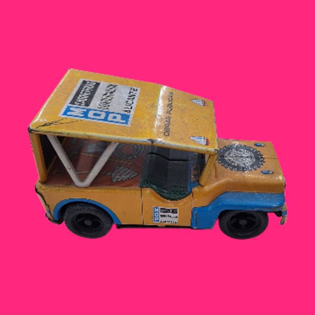 Coche hojalata Carreteras Conservaci