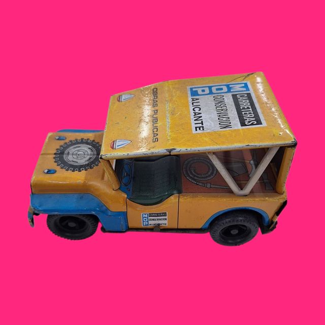 Coche hojalata Carreteras Conservaci