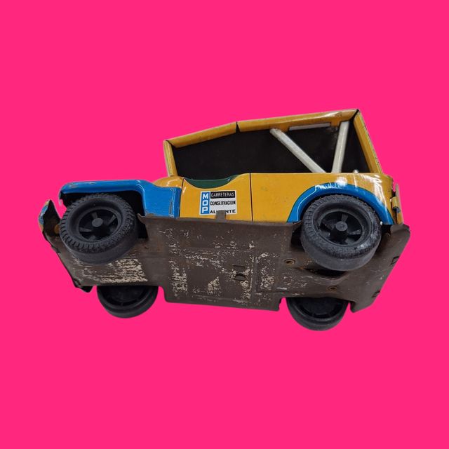 Coche hojalata Carreteras Conservaci