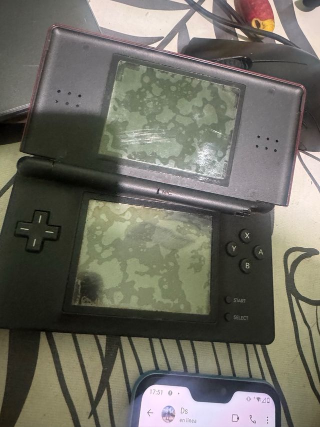 2 Nintendo DS Lite para piezas