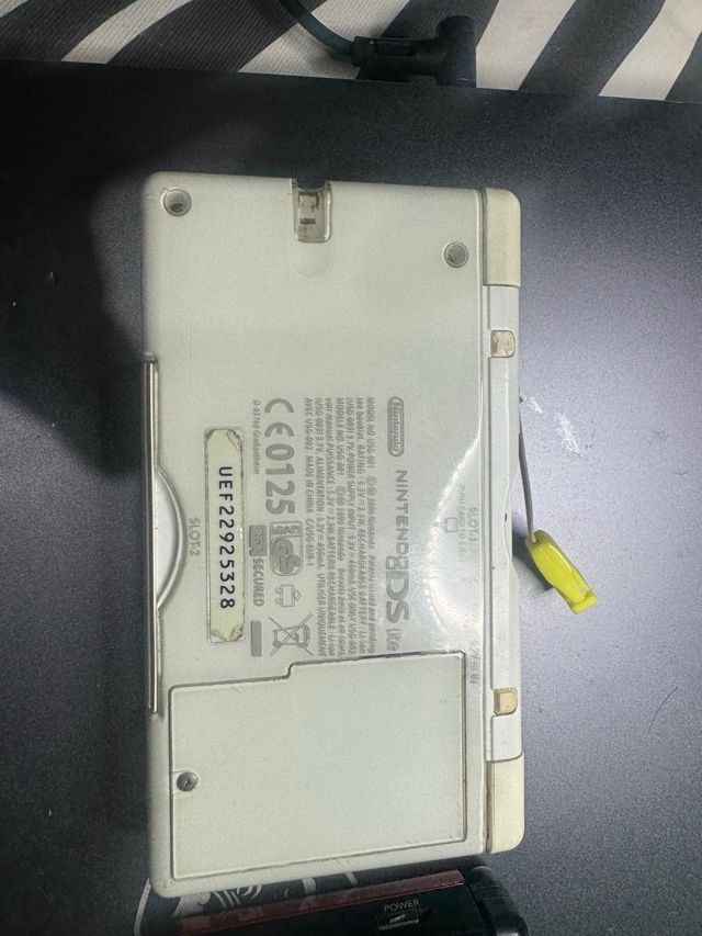 2 Nintendo DS Lite para piezas