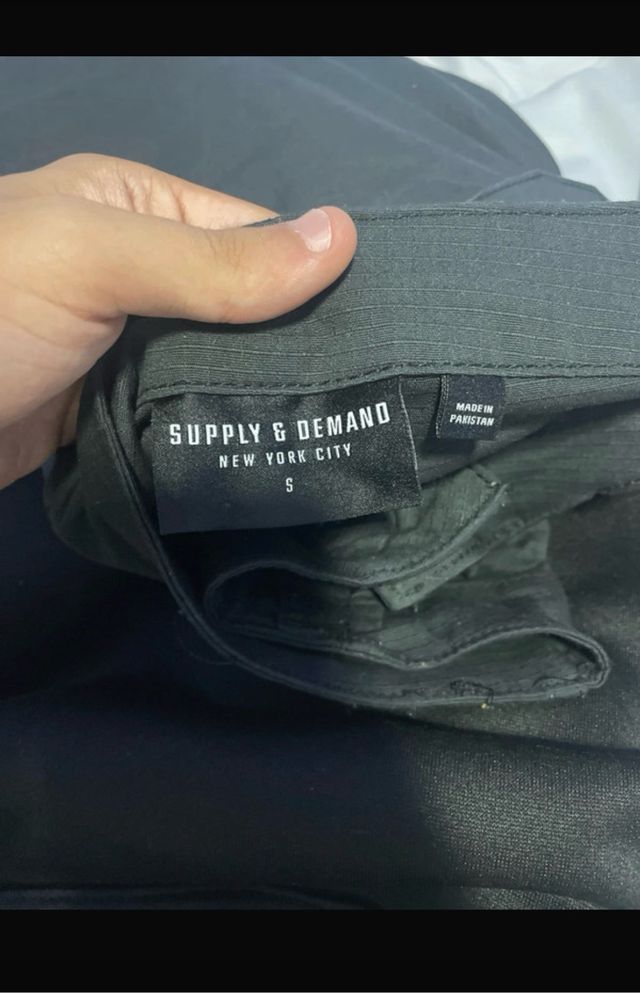 Pantalón cargo Supply & Demand negro