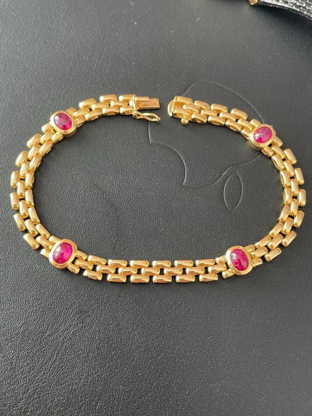 Pulsera de oro con rubíes