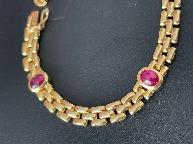 Pulsera de oro con rubíes