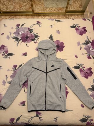 Chaqueta Nike Gris con Cremallera