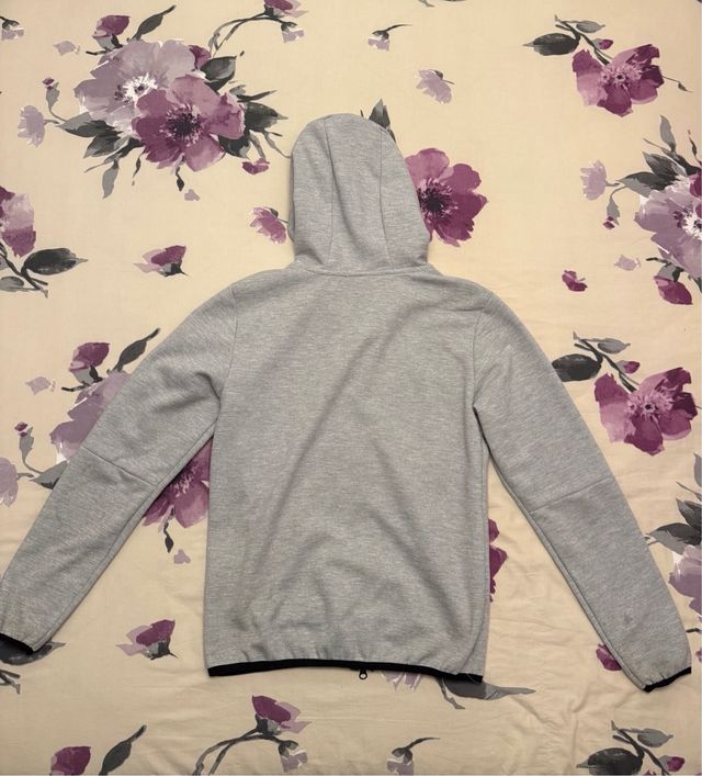 Chaqueta Nike Gris con Cremallera