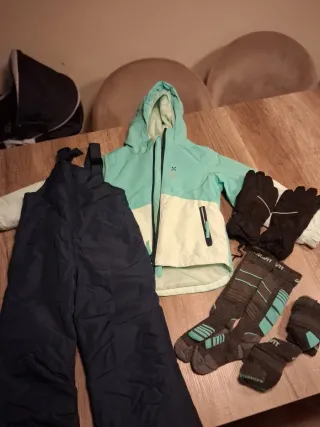 Conjunto esquí niña. Talla 4-6 años. 