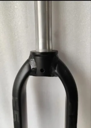 Horquilla de Aluminio para rueda 26"-27.5" o 29"