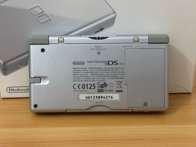 Nintendo DS Lite Plata + Funda Luigi