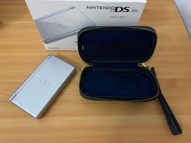 Nintendo DS Lite Plata + Funda Luigi