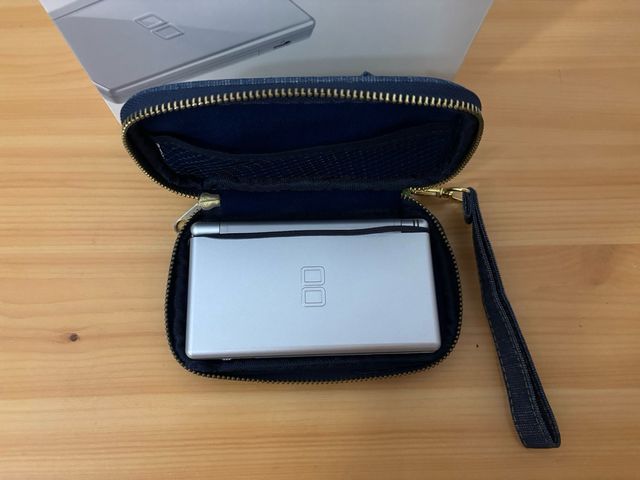 Nintendo DS Lite Plata + Funda Luigi