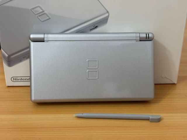 Nintendo DS Lite Plata + Funda Luigi